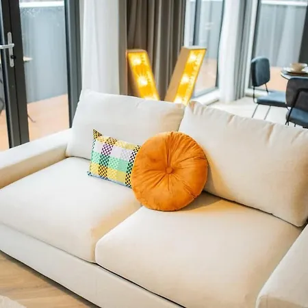 Alphabet Penthouse Ks71 Χίλβερσουμ